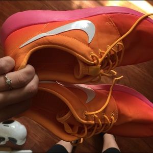 💎FLASH SALE💎 Bubblegum Nike Roshe