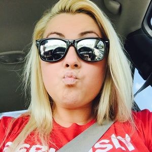 Meet your Posher, Allie