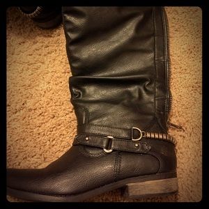 Black pleather knee-length riding boots