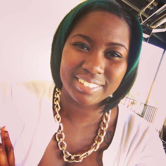 Meet your Posher, Kadijah