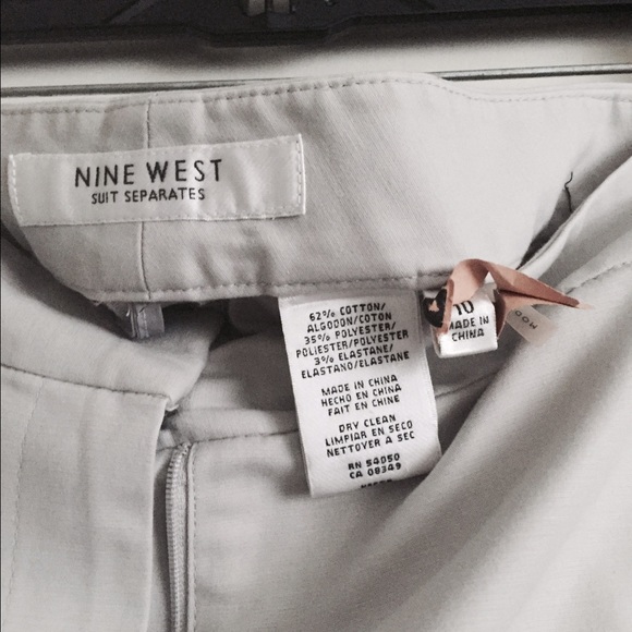 Nine West trendy pale gray suit - Picture 3 of 4