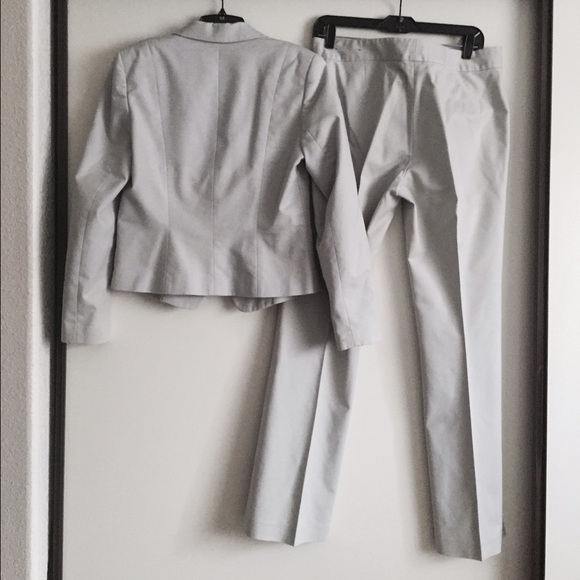 Nine West trendy pale gray suit - Picture 4 of 4