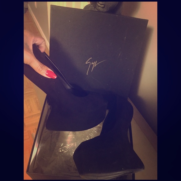 Giuseppe Zanotti PT pltf no heel ankle strap shoe. - Picture 1 of 7