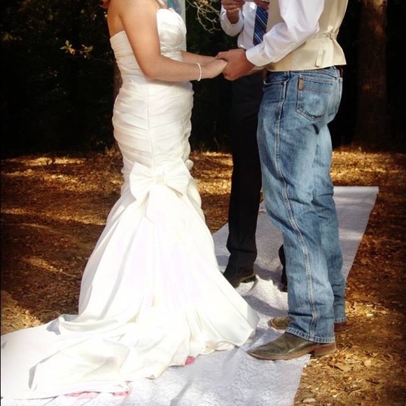 Wedding dress! - Picture 2 of 3