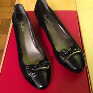 NEW Suede Baldiva shoes, black, never worn