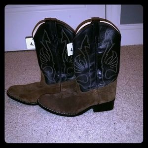 Black and brown Masterson cowboy boots