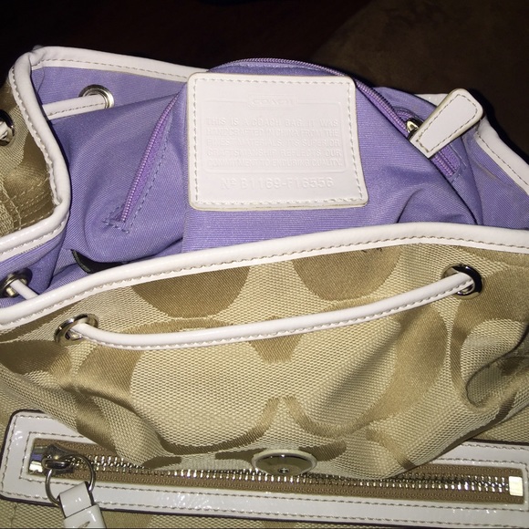 Authentic Coach Daisy Signature Backpack - Picture 4 of 4