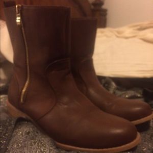 Size 9 Forever 21 brown boots. Worn once.