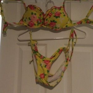 Like new floral bikini