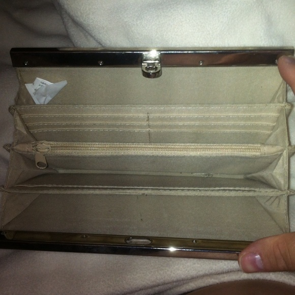 Target wallet - Picture 2 of 3