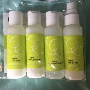 Devi curl "light defining gel"&"set it free"