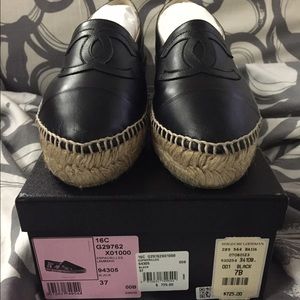 16C CHANEL Black Lambskin Espadrilles