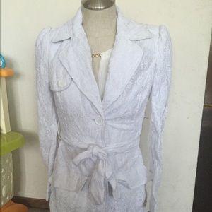 👄NWOT white floral lace trench coat👄
