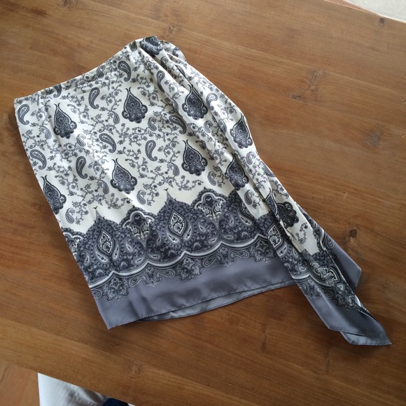 Banana Republic Dresses & Skirts - Banana Republic paisley handkerchief skirt