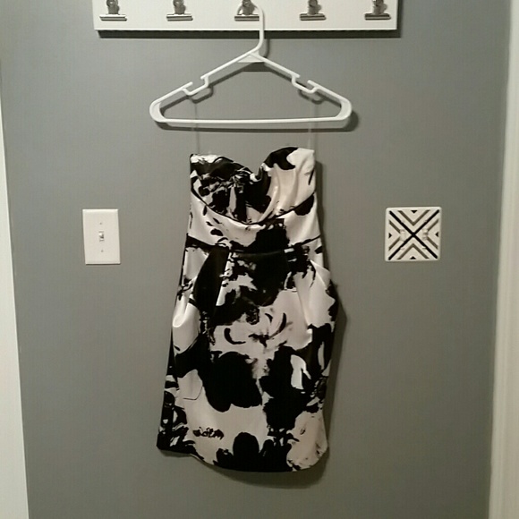 Back and white abstract dress