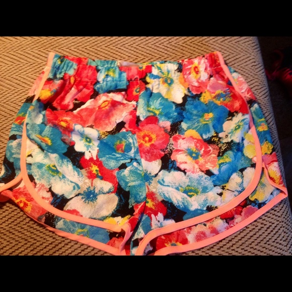 New floral print shorts