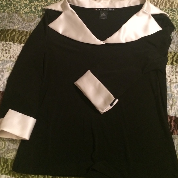Black stretchy fabric w/cream sailor style collar - Picture 1 of 4