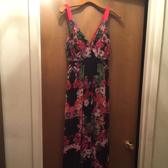 👄NWOT Black floral sun dress 👄