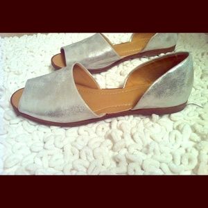 SILVER GLITTERY MIA FLATS!!