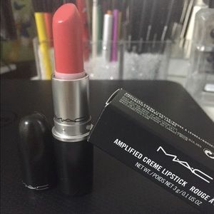 MAC LIPSTICK