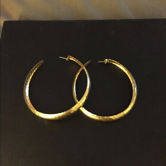 J-Lo Gold hoop earrings - Picture 1 of 1