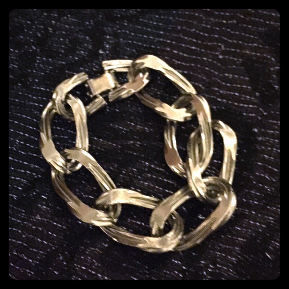 Vintage 1980s silver tone large link bracelet