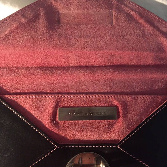 EUC Auth Marc Jacobs Push Lock Envelope Clutch - Picture 4 of 4
