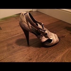 Aldo Snake skinned patterned heels