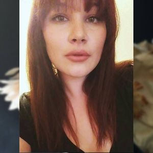 Meet your Posher, Mona