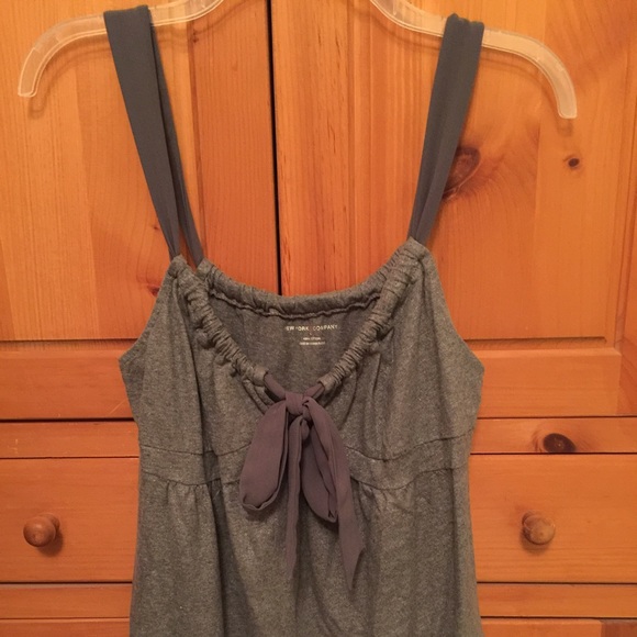 Super cute bow front tank top