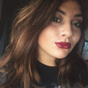 Meet your Posher, Adriana