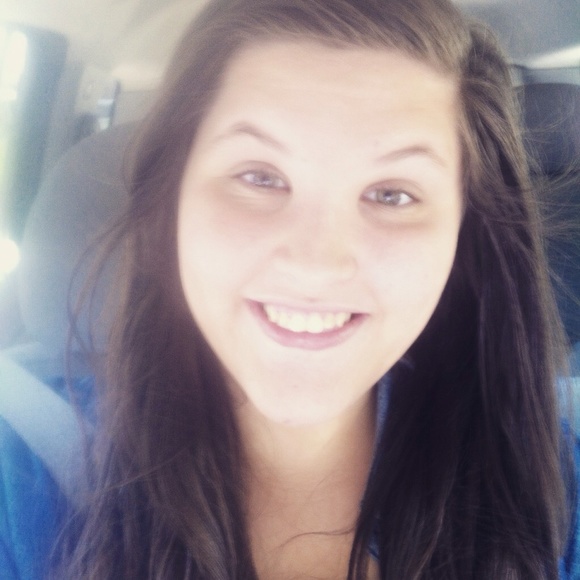 Meet your Posher, Danielle