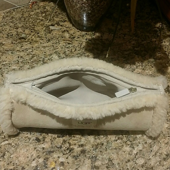 UGG Bag - Picture 3 of 3