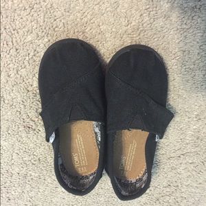 Toms toddler size T6.5