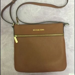 Michael kors cross body