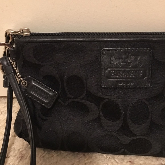 Coach black signature wristlet clutch - Picture 2 of 3