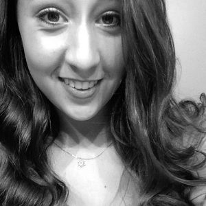 Meet your Posher, Chloe