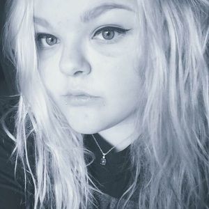 Meet your Posher, Chrystina