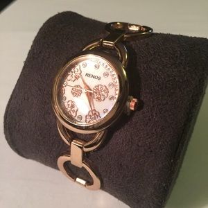 Clover Watch /NWOT