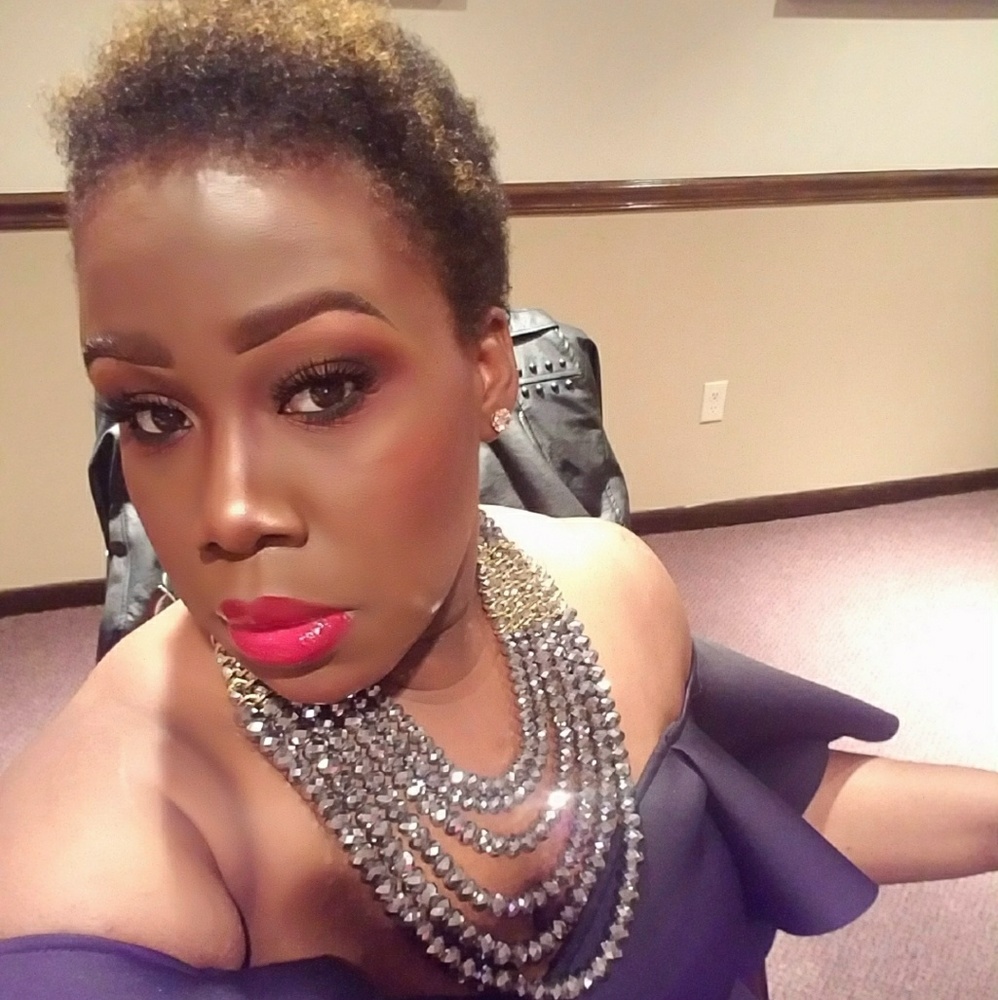 Meet your Posher, Simone