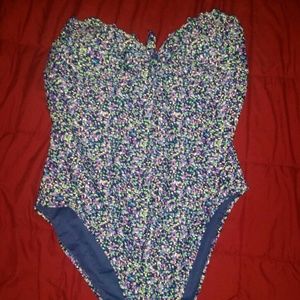 Strapless sweet heart cut never worn bathing suit