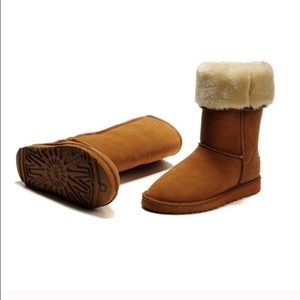 UGG BOOTS (TAN)