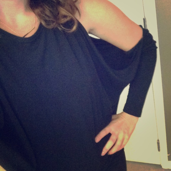 Oversized tunic w/ open back and slit sleeves