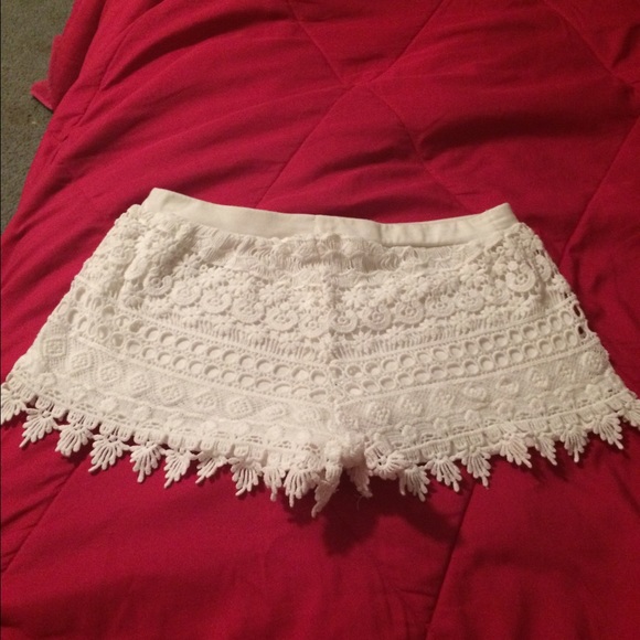 Divided shorts - Picture 2 of 2