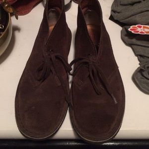 Size 6 brown suede Clarks-firm