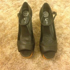 120 MM foxy leather T-strap sandals