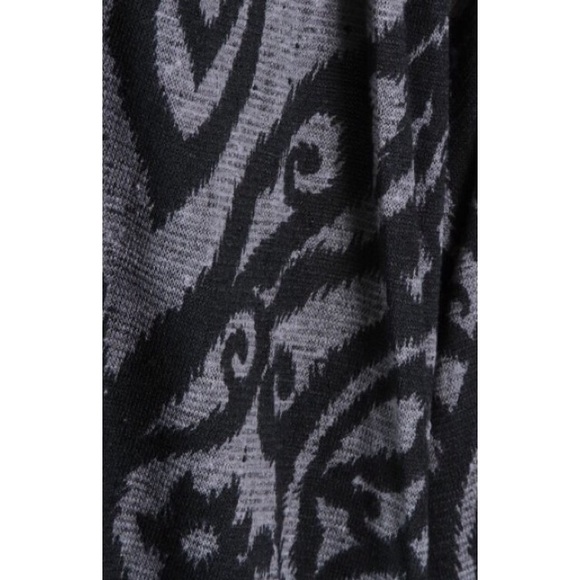 Painted Threads Hacci Cardigan - Picture 4 of 4
