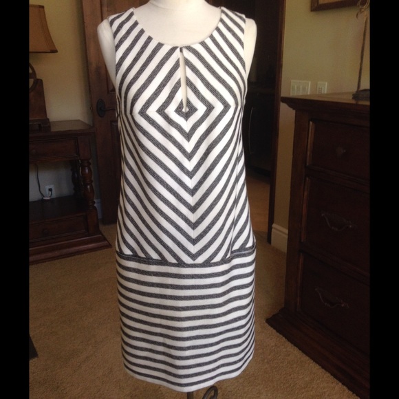 Trina Turk Sheath Dress.     💞JUST REDUCED💞