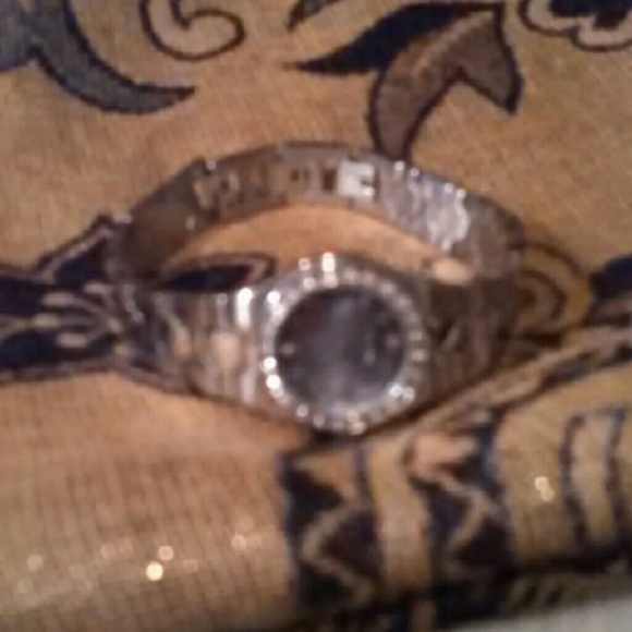 Watch - Picture 3 of 3