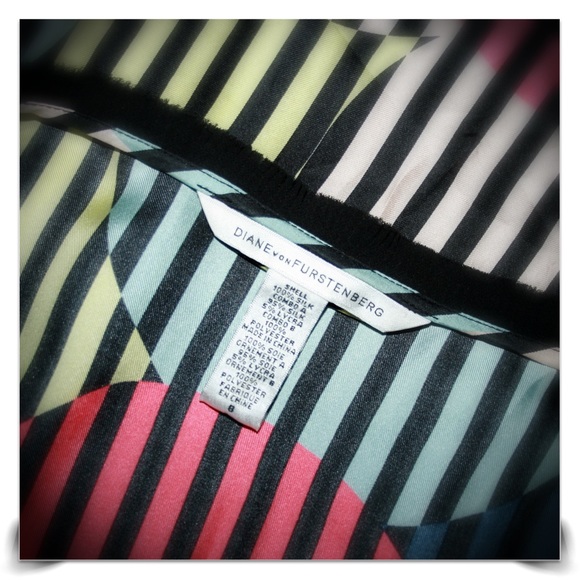 👗Diane Von Furstenberg Silk Dress👗 - Picture 2 of 4